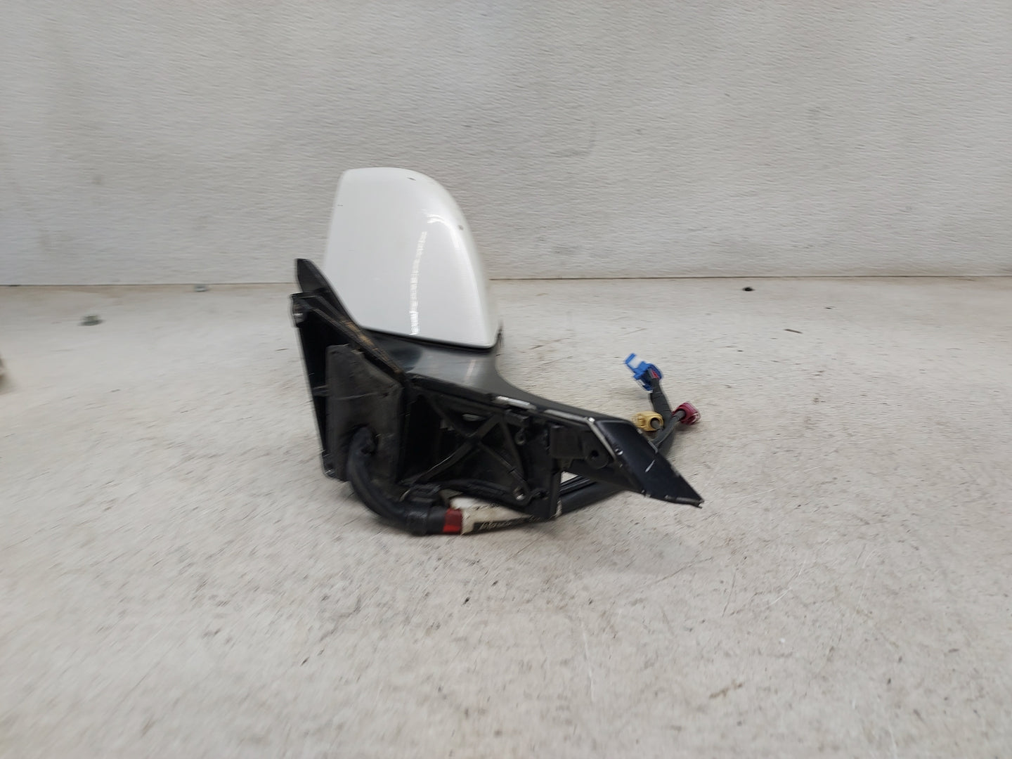 2023 Tesla Model 3 Driver Side View Mirror - Left Door Mirror OEM Used - Oemusedautoparts1.com