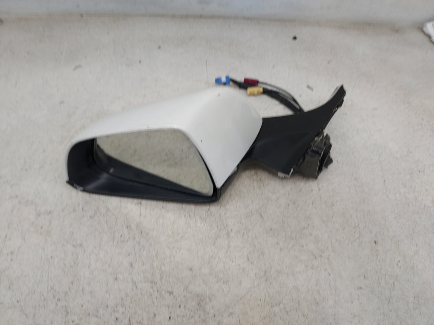 2023 Tesla Model 3 Driver Side View Mirror - Left Door Mirror OEM Used - Oemusedautoparts1.com