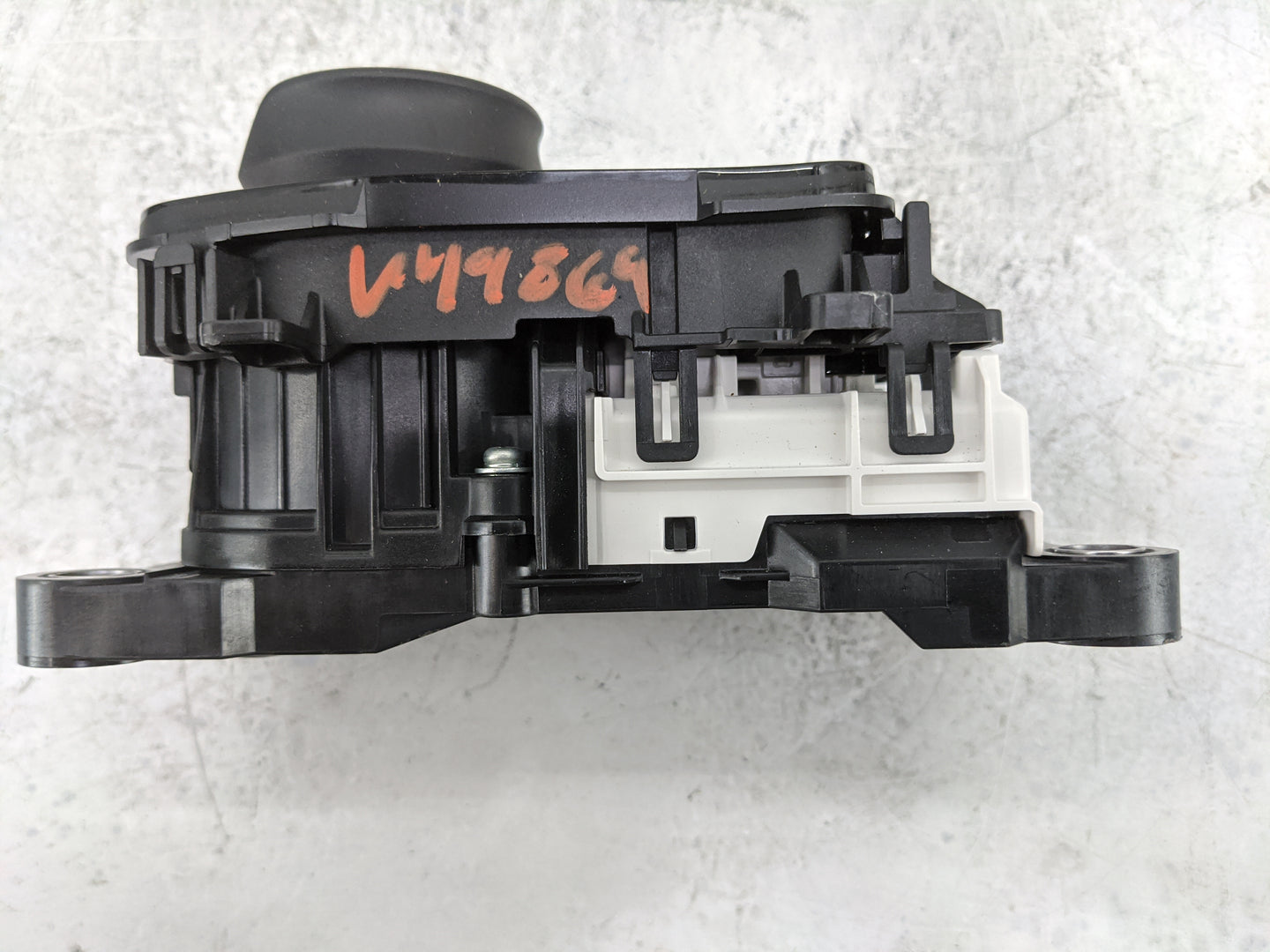 2023 Toyota Bz4x Floor Console Assembly Shifter Black - Oemusedautoparts1.com