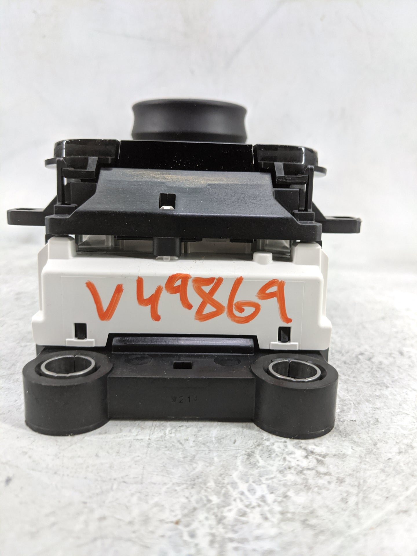 2023 Toyota Bz4x Floor Console Assembly Shifter Black - Oemusedautoparts1.com