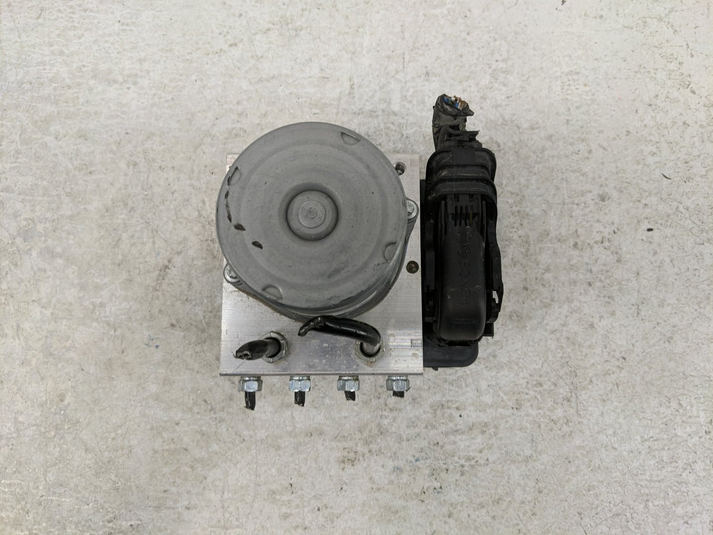 2021-2022 Toyota Camry ABS Pump Control Module Replacement P/N:44540 06450 Fits Fits 2021 2022 OEM Used Auto Parts - Oemused