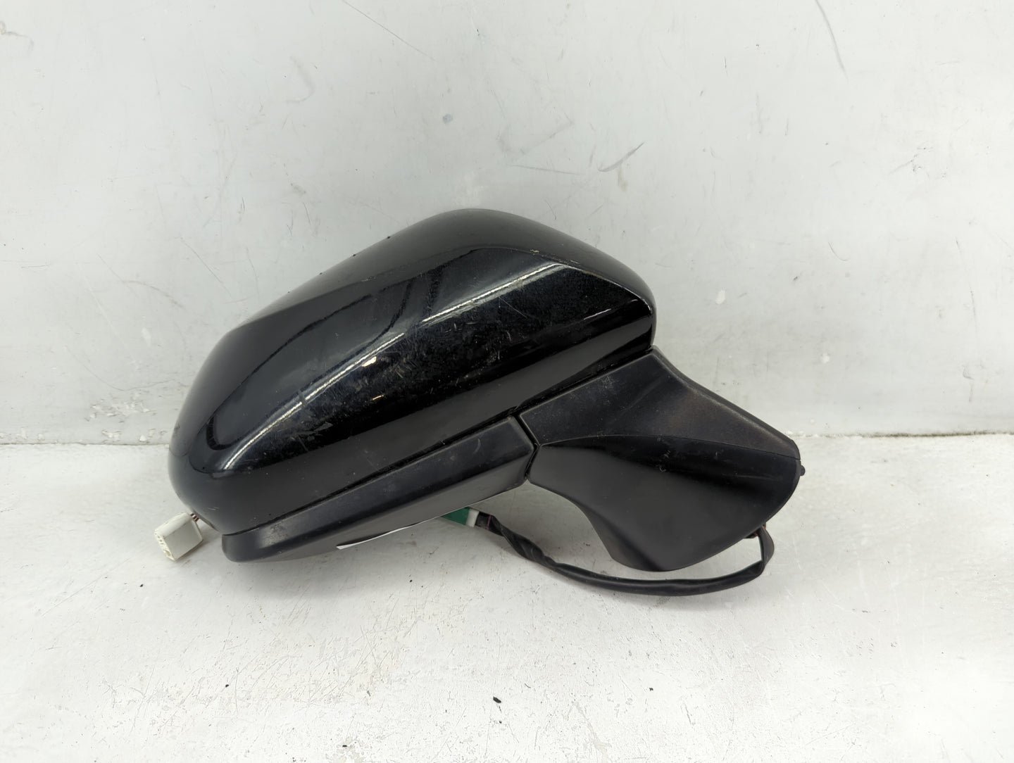 2018-2022 Toyota Camry Passenger Side View Mirror - Right Door Mirror OEM Used - Oemusedautoparts1.com
