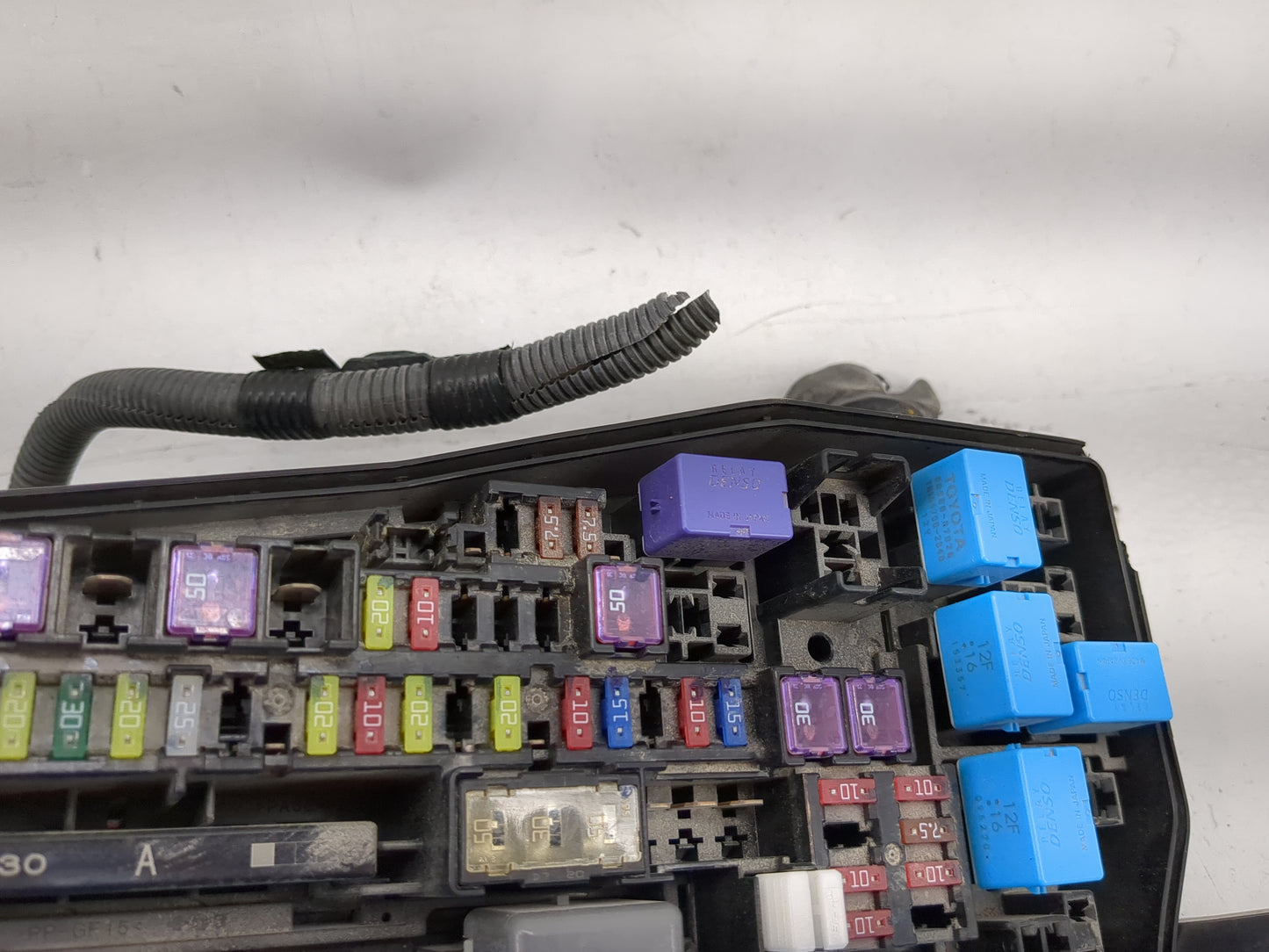 2018-2022 Toyota Camry Fusebox Fuse Box Panel Relay Module P/N:82620-33130 Fits Fits 2018 2019 2020 2021 2022 OEM Used Auto 