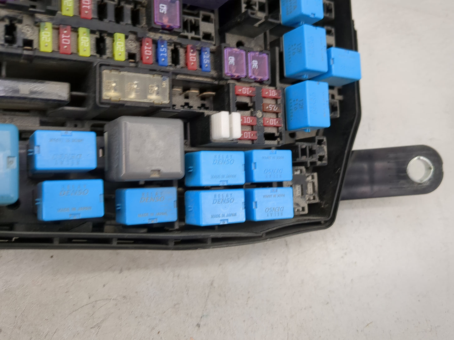 2018-2022 Toyota Camry Fusebox Fuse Box Panel Relay Module P/N:82620-33130 Fits Fits 2018 2019 2020 2021 2022 OEM Used Auto 