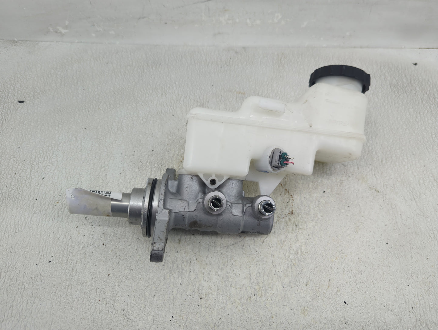 2019-2022 Toyota Corolla Brake Master Cylinder - Oemusedautoparts1.com