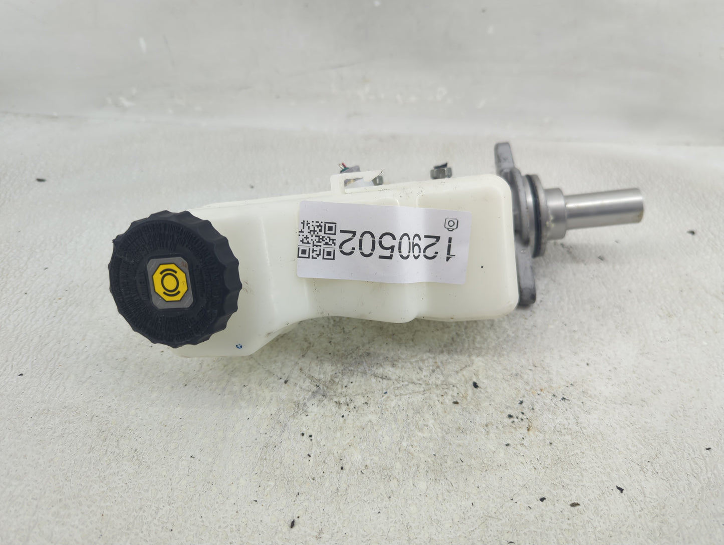 2019-2022 Toyota Corolla Brake Master Cylinder 1290502 - Oemusedautoparts1.com