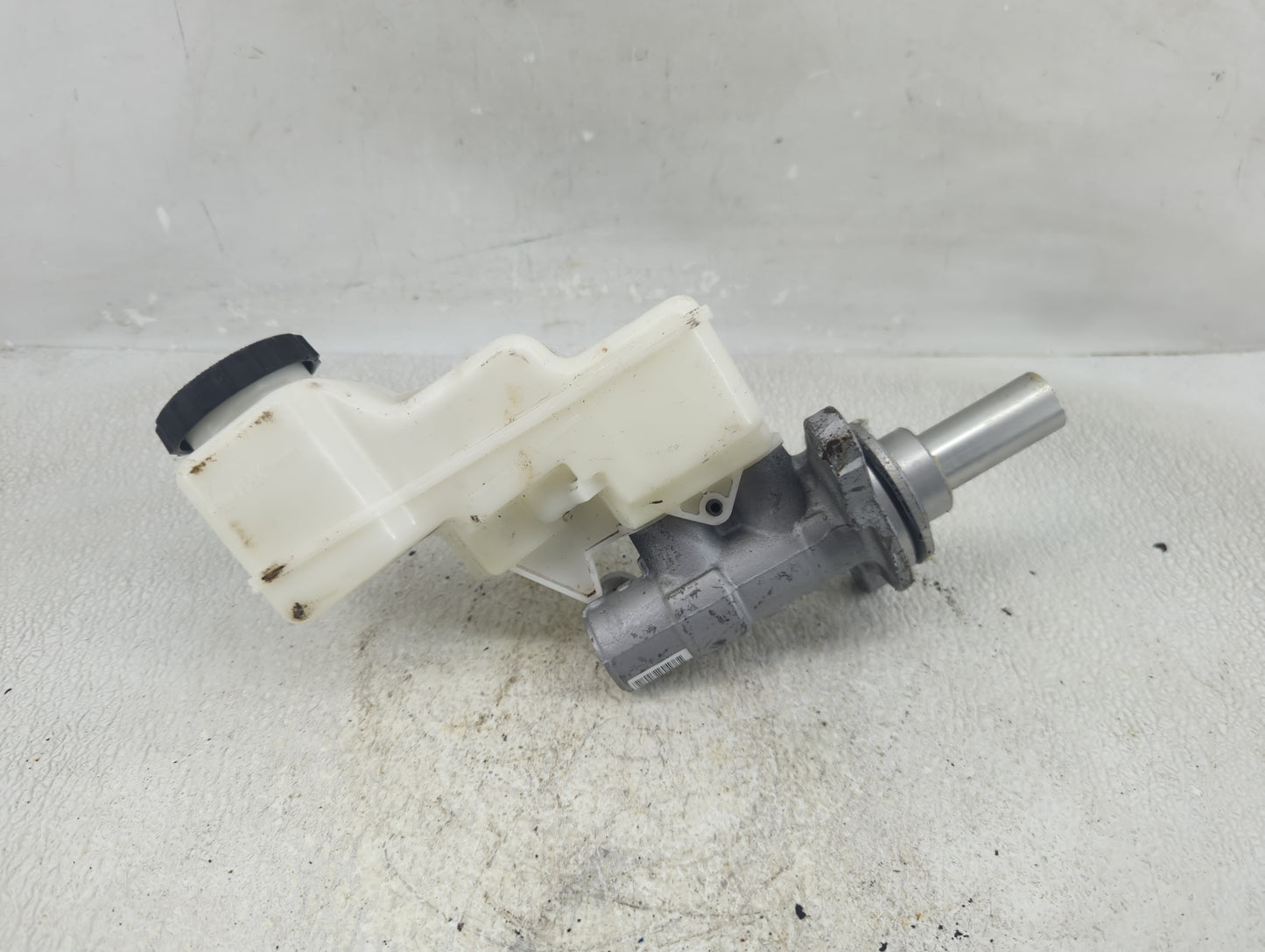2019-2022 Toyota Corolla Brake Master Cylinder 1290502 - Oemusedautoparts1.com