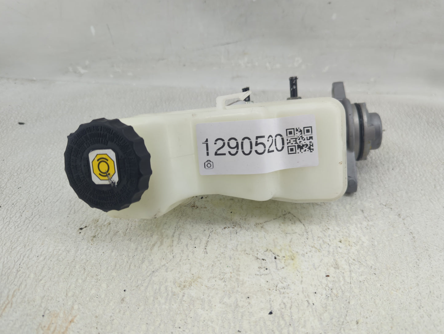 2019-2022 Toyota Corolla Brake Master Cylinder 1290520 - Oemusedautoparts1.com