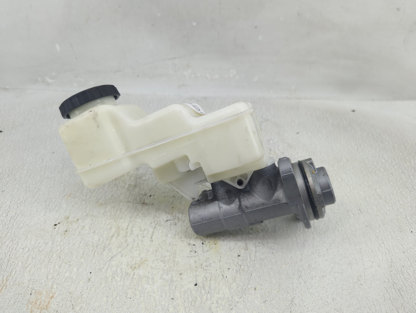 2019-2022 Toyota Corolla Brake Master Cylinder - Oemusedautoparts1.com