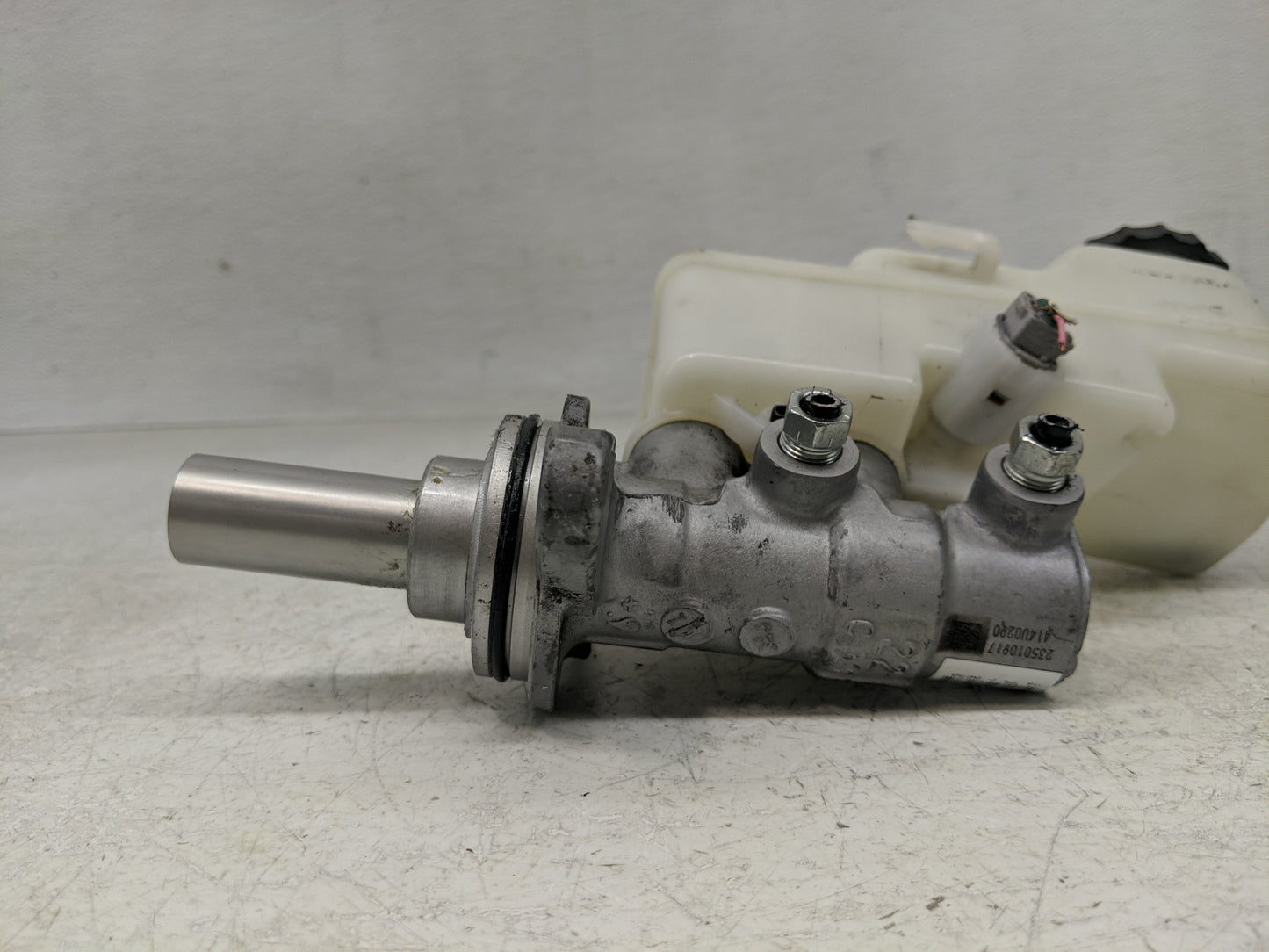 2019-2022 Toyota Corolla Brake Master Cylinder - Oemusedautoparts1.com
