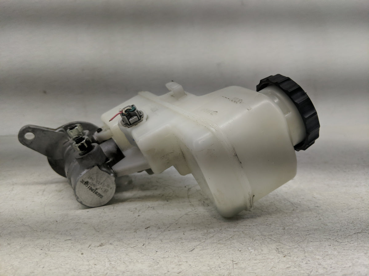 2019-2022 Toyota Corolla Brake Master Cylinder 1302367 - Oemusedautoparts1.com