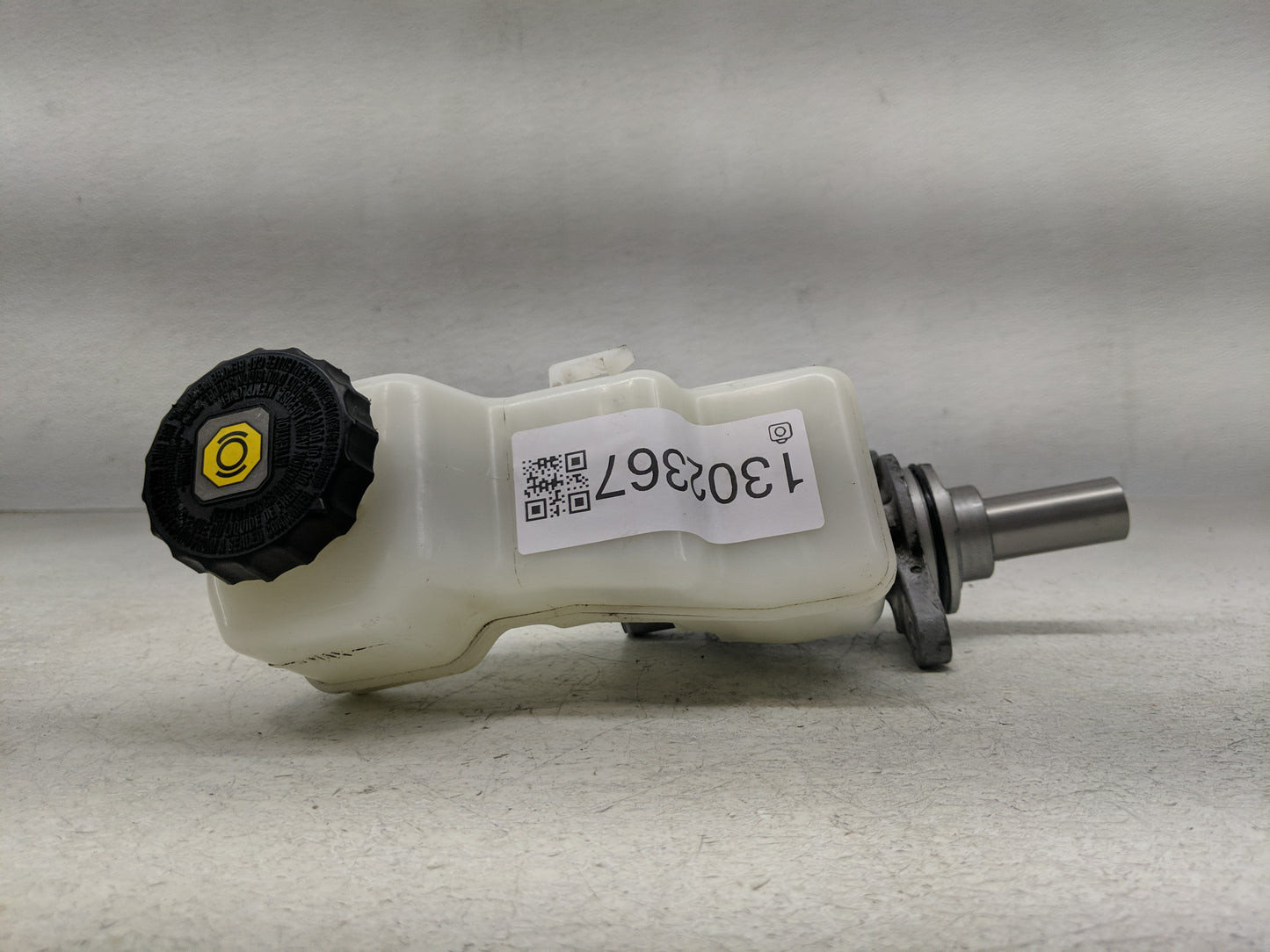 2019-2022 Toyota Corolla Brake Master Cylinder 1302367 - Oemusedautoparts1.com