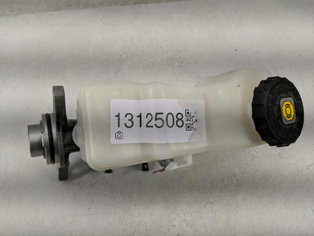 2019-2022 Toyota Corolla Brake Master Cylinder 1312508 - Oemusedautoparts1.com