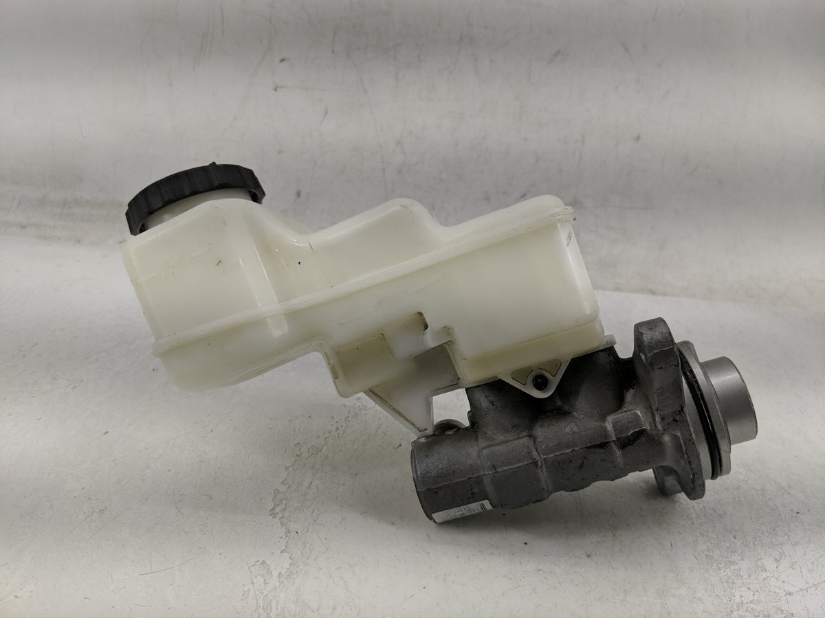 2019-2022 Toyota Corolla Brake Master Cylinder 1312508 - Oemusedautoparts1.com