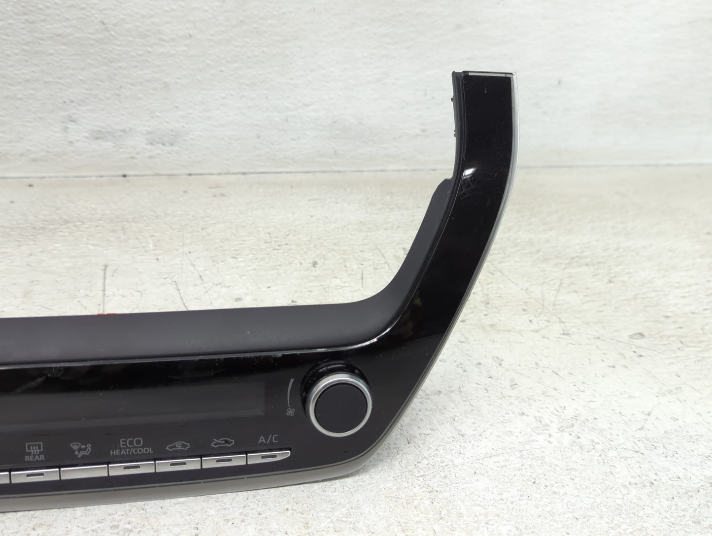 2023 Toyota Corolla Climate Control Module Temperature AC/Heater Replacement P/N:55900-02M00 Fits OEM Used Auto Parts - Oemu
