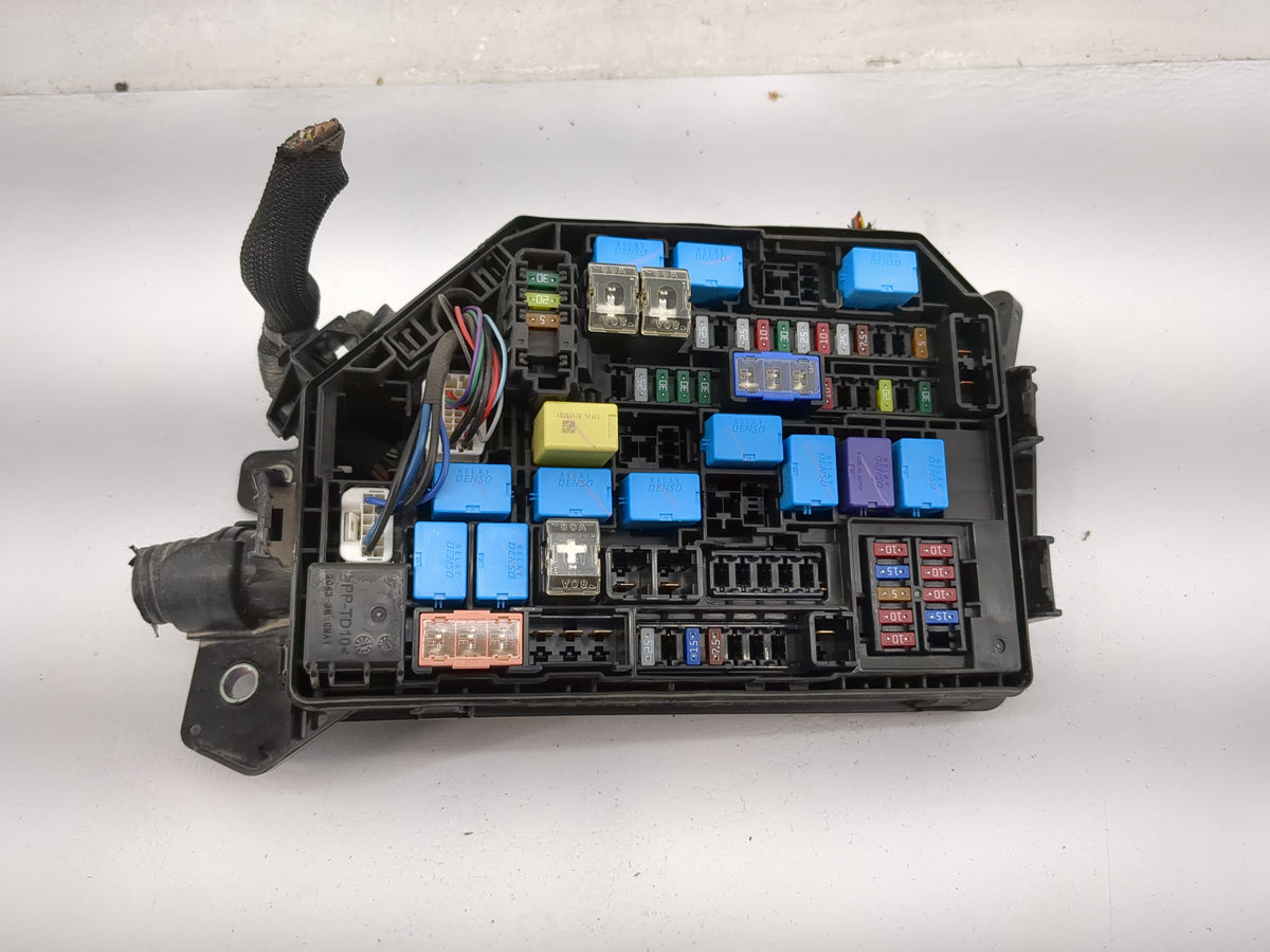 2019-2022 Toyota Corolla Fusebox Fuse Box Panel Relay Module P/N:82662-12E90 Fits Fits 2019 2020 2021 2022 OEM Used Auto Par