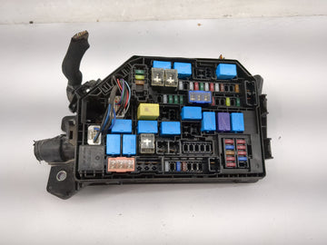 2019-2022 Toyota Corolla Fusebox Fuse Box Panel Relay Module P/N:82662-12E90 Fits Fits 2019 2020 2021 2022 OEM Used Auto Parts
