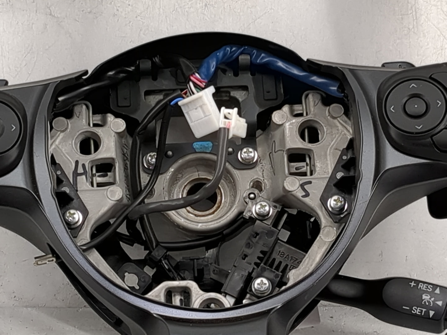 2022-2022 Toyota Gr86 Steering Wheel Oem Black - Oemusedautoparts1.com