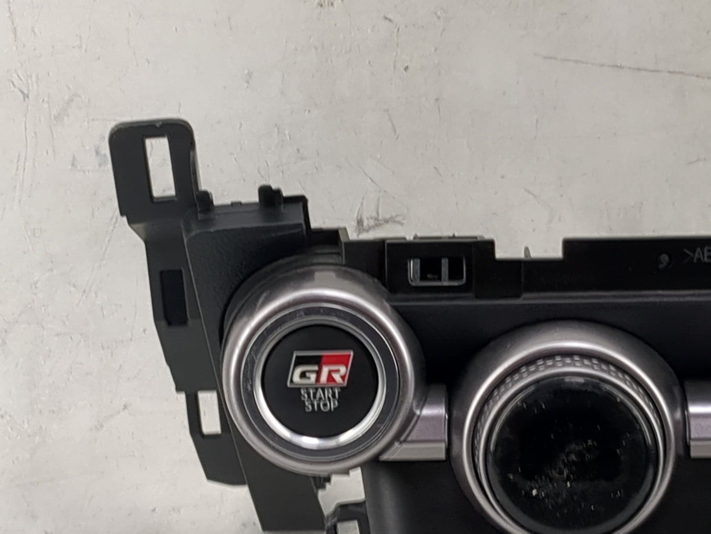 2022 Toyota Gr86 Climate Control Module Temperature AC/Heater Replacement P/N:72311CC030 2370009262 Fits OEM Used Auto Parts