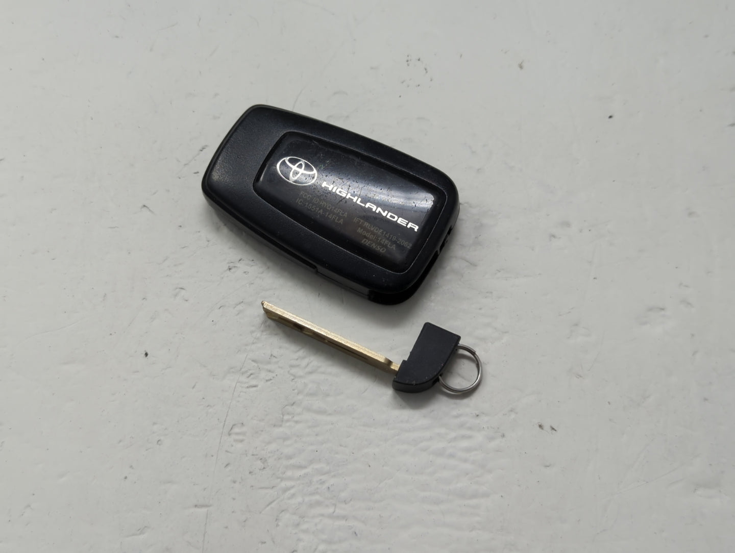 Toyota Highlander Keyless Entry Remote Fob HYQ14FLA 231451-3450 3 buttons - Oemusedautoparts1.com