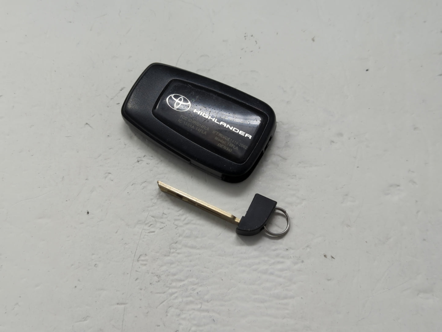 Toyota Highlander Keyless Entry Remote Fob HYQ14FLA 231451-3450 3 buttons - Oemusedautoparts1.com