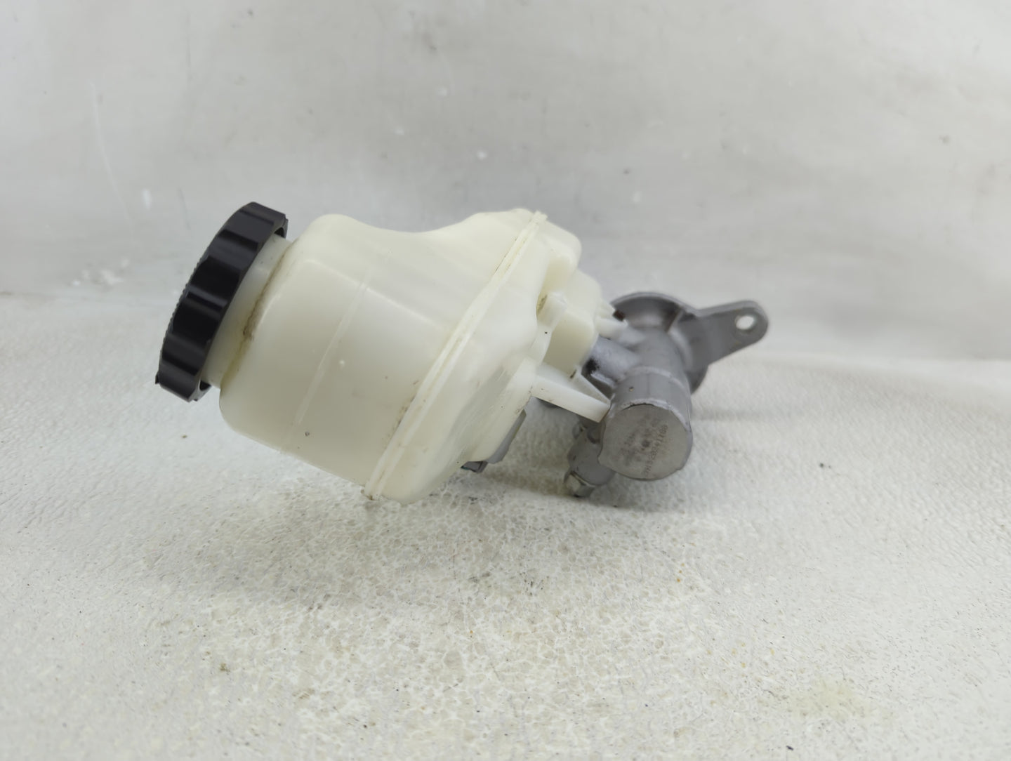 2019-2022 Toyota Rav4 Brake Master Cylinder - Oemusedautoparts1.com