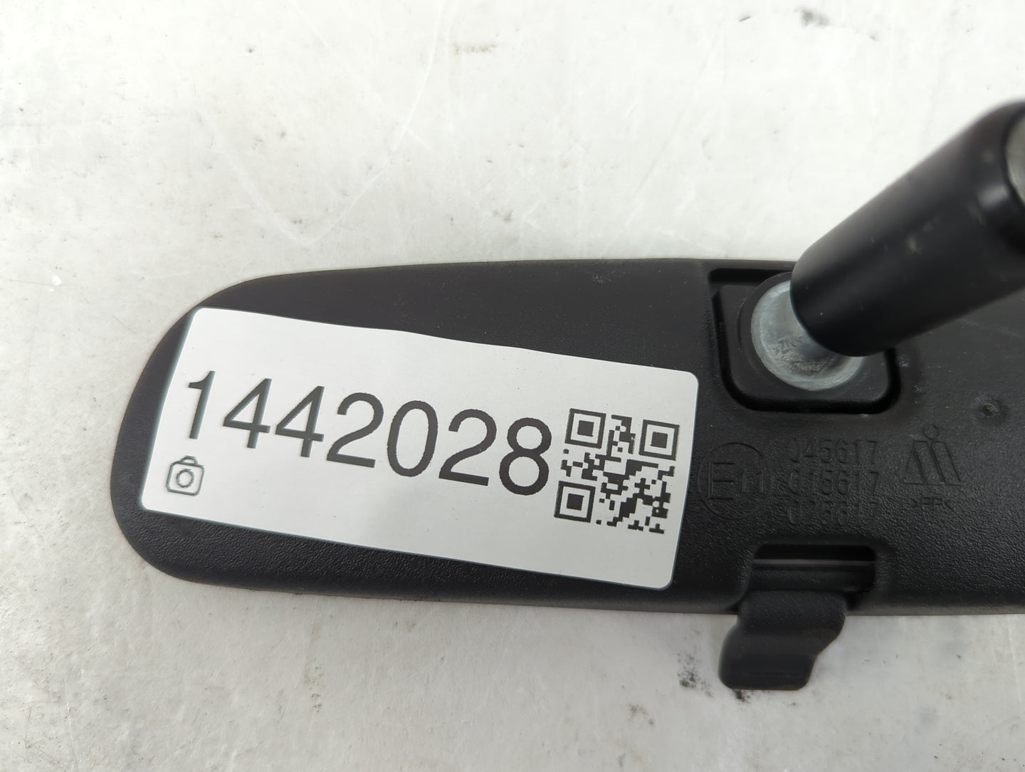 2016-2022 Toyota Rav4 Interior Rear View Mirror Replacement OEM P/N:E11025617 E11015617 Fits OEM Used Auto Parts - Oemusedau