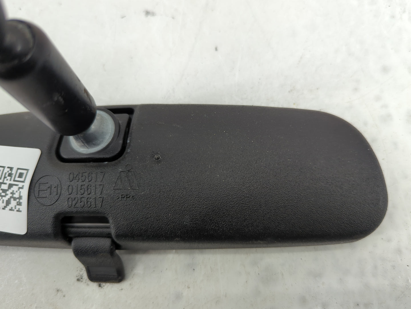 2016-2022 Toyota Rav4 Interior Rear View Mirror Replacement OEM P/N:E11025617 E11015617 Fits OEM Used Auto Parts - Oemusedau