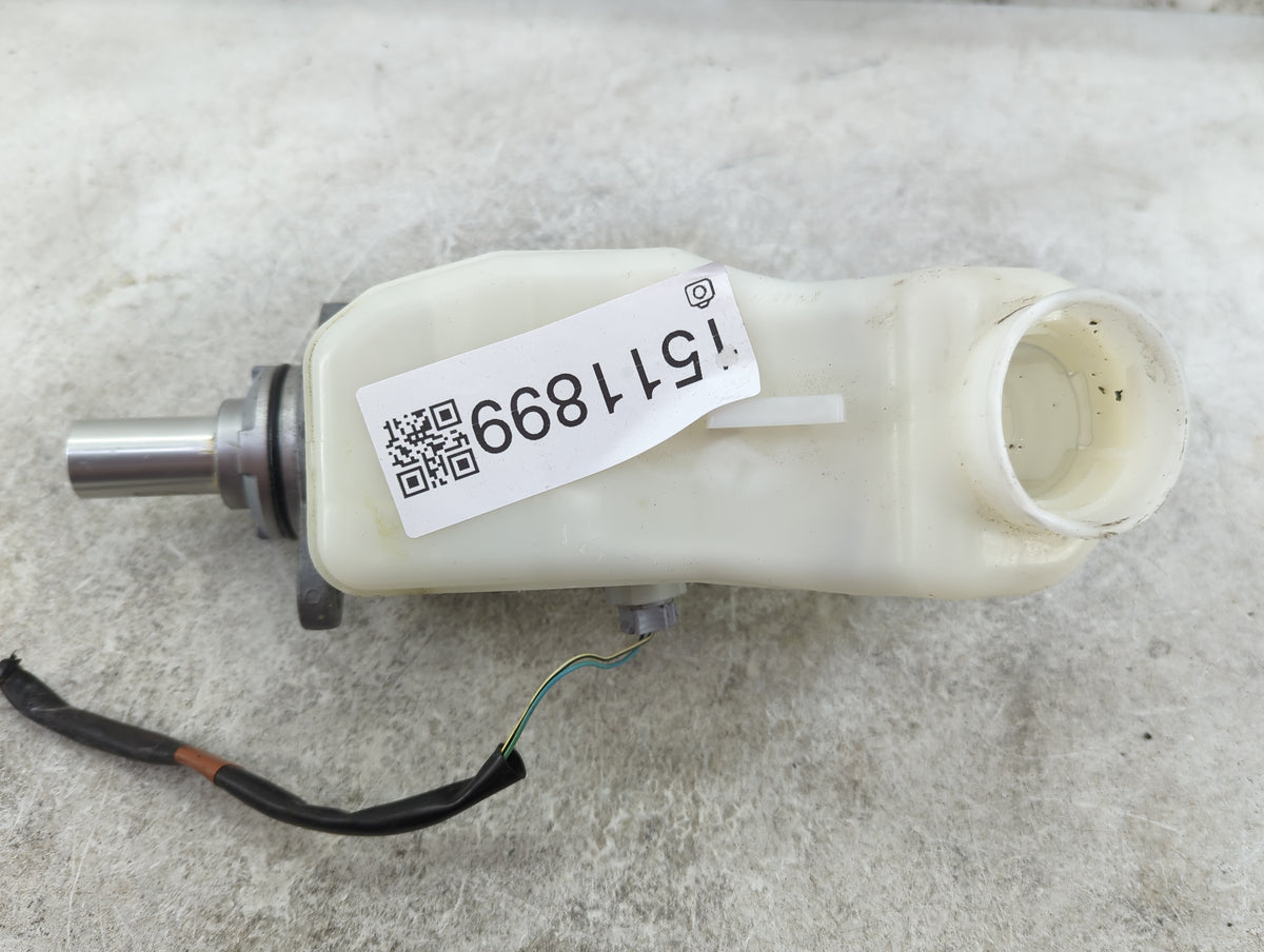 2019-2022 Toyota Rav4 Brake Master Cylinder 1511899 - Oemusedautoparts1.com