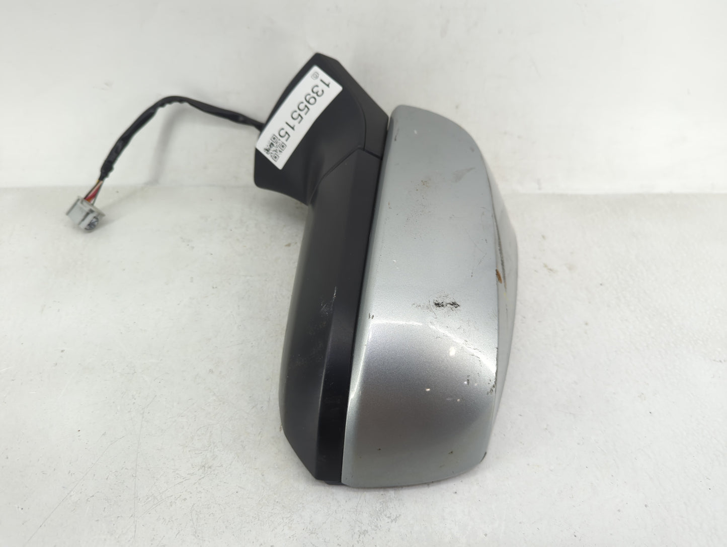 2021-2022 Toyota Sienna Driver Side View Mirror - Left Door Mirror OEM Used - Oemusedautoparts1.com