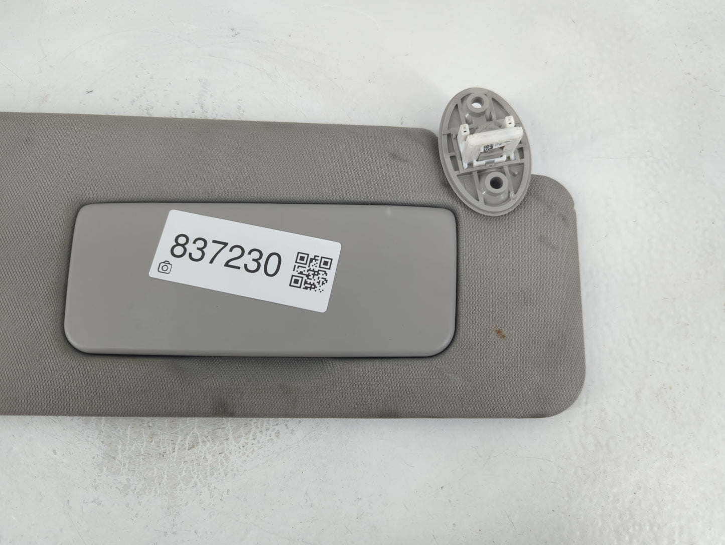 2021-2022 Toyota Sienna Sun Visor Shade Replacement Passenger Right Mirror Fits Fits 2021 2022 OEM Used Auto Parts - Oemused