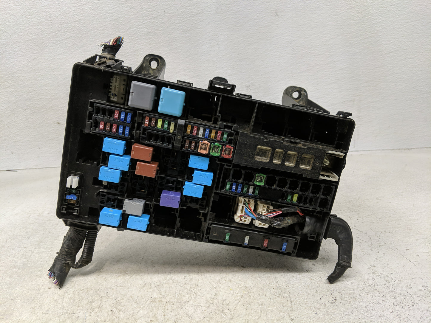 2016-2022 Toyota Tacoma Fusebox Fuse Box Panel Relay Module P/N:82661-0C300 Fits Fits 2016 2017 2018 2019 2020 2021 2022 OEM