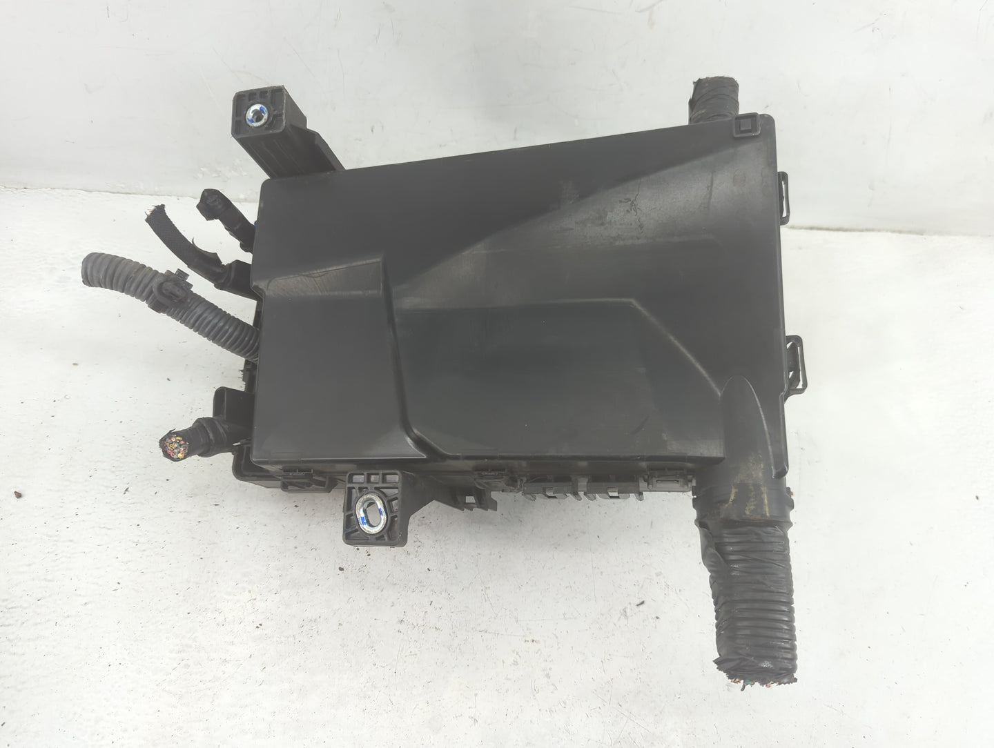 2016-2022 Toyota Tacoma Fusebox Fuse Box Panel Relay Module Fits Fits 2016 2017 2018 2019 2020 2021 2022 OEM Used Auto Parts