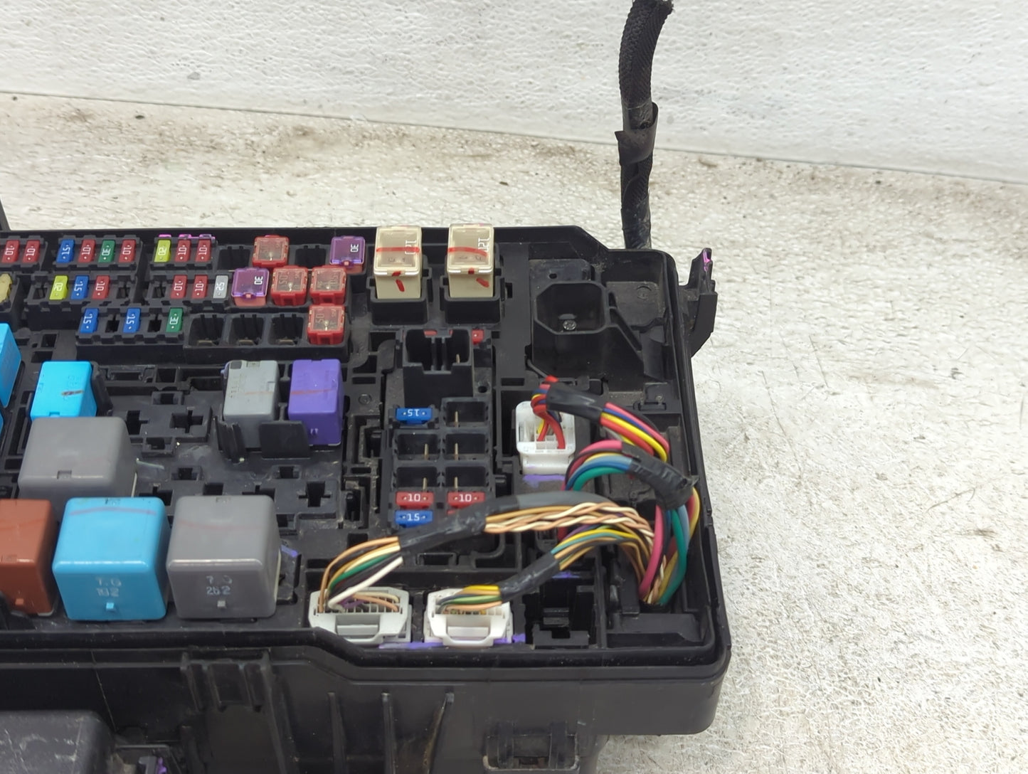2016-2022 Toyota Tacoma Fusebox Fuse Box Panel Relay Module Fits Fits 2016 2017 2018 2019 2020 2021 2022 OEM Used Auto Parts