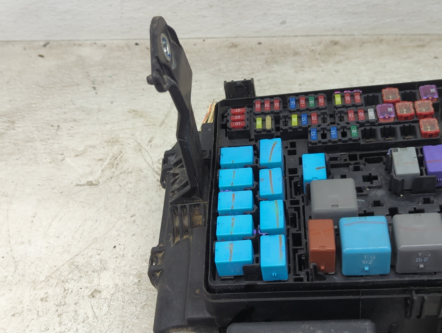 2016-2022 Toyota Tacoma Fusebox Fuse Box Panel Relay Module Fits Fits 2016 2017 2018 2019 2020 2021 2022 OEM Used Auto Parts
