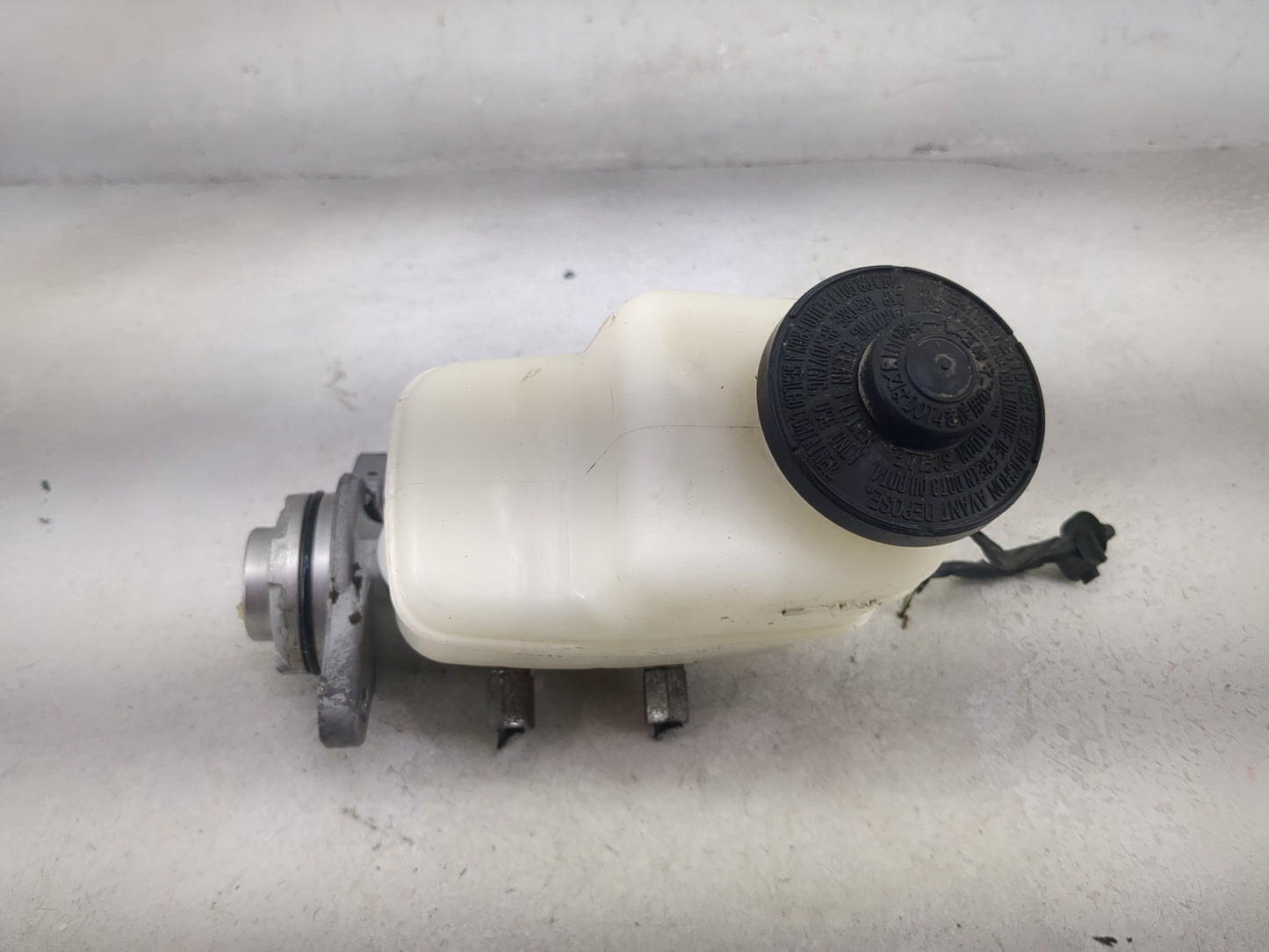 2023 Toyota Tacoma Brake Master Cylinder - Oemusedautoparts1.com