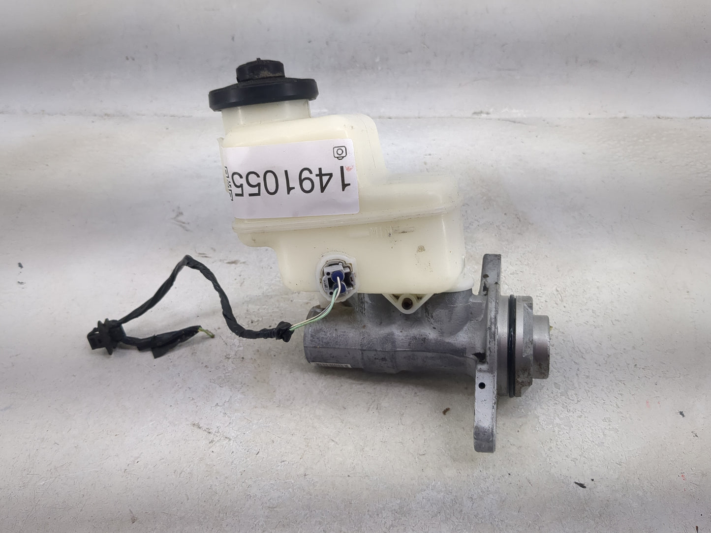 2023 Toyota Tacoma Brake Master Cylinder - Oemusedautoparts1.com