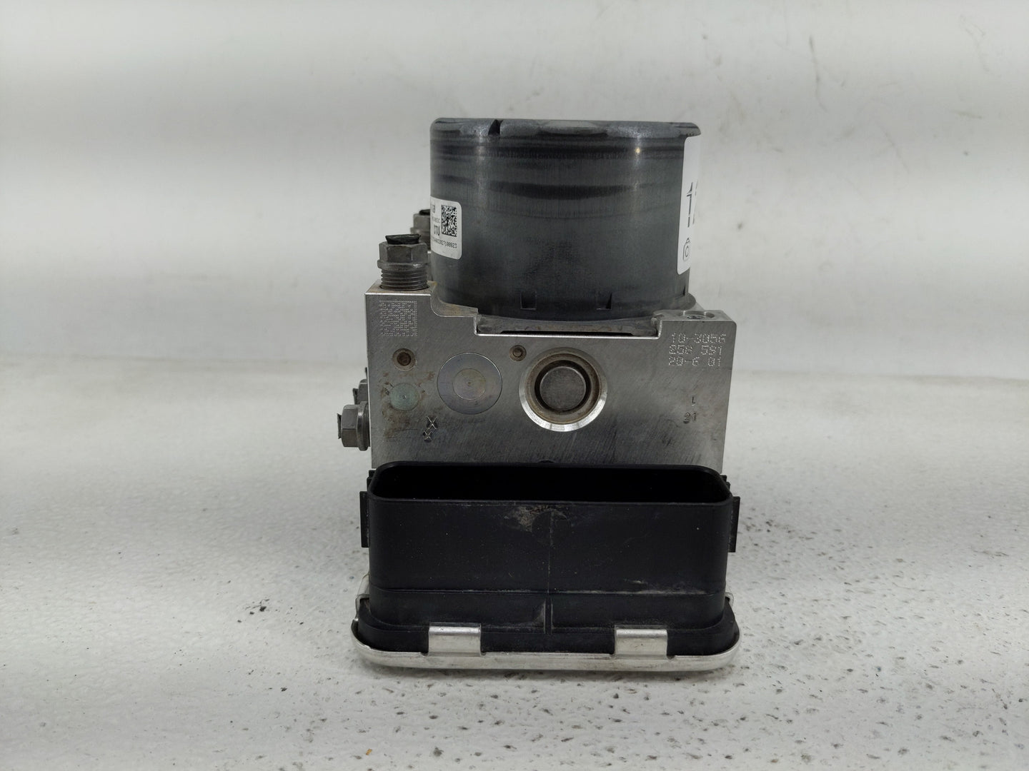 2023 Volkswagen Atlas ABS Pump Control Module Replacement P/N:5Q0 614 517 GB Fits Fits 2021 2022 OEM Used Auto Parts - Oemus