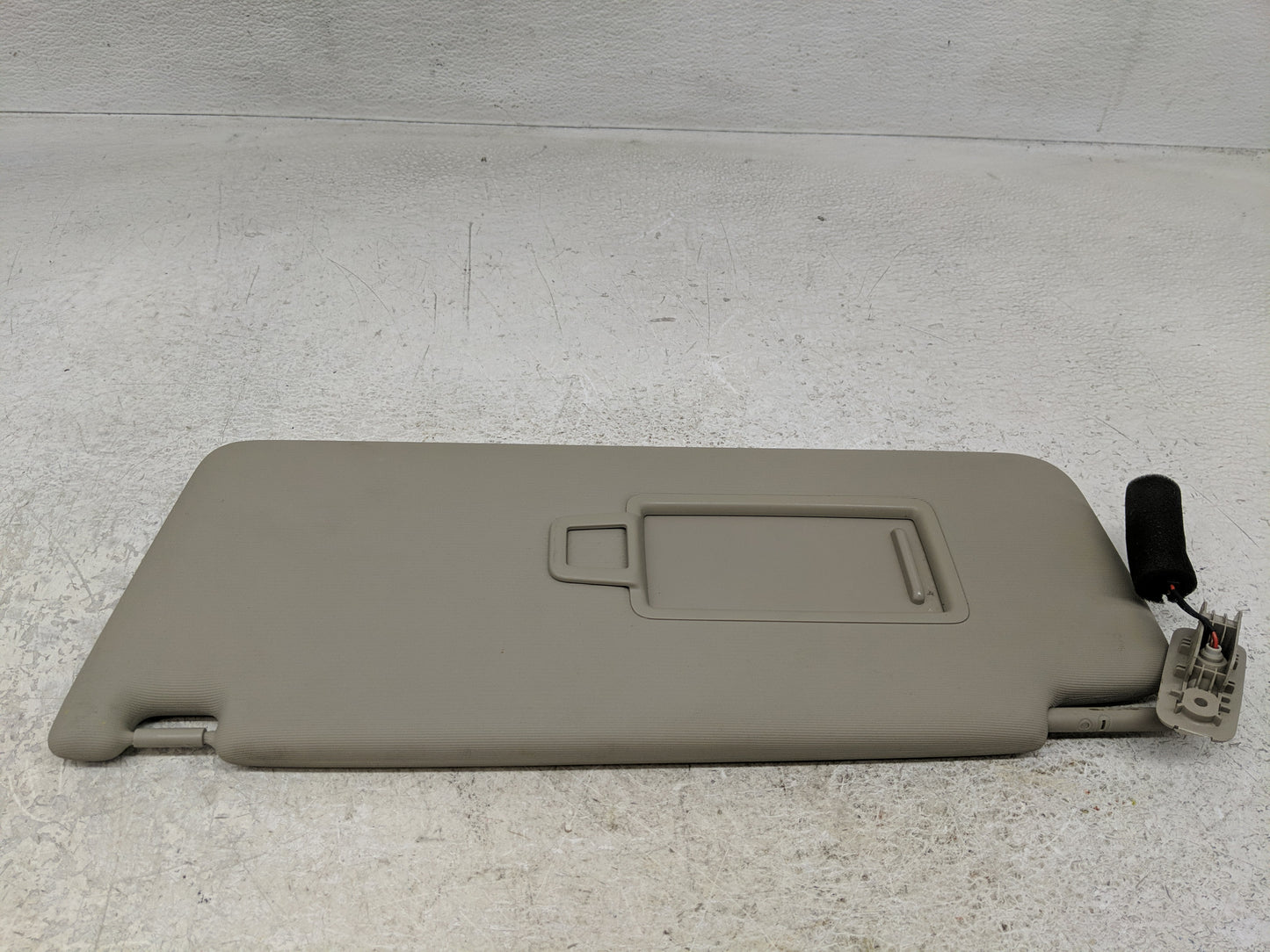 2018-2022 Volkswagen Atlas Sun Visor Shade Replacement Passenger Right Mirror Fits Fits 2018 2019 2020 2021 2022 OEM Used Au