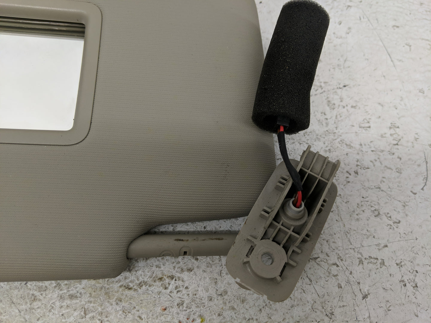 2018-2022 Volkswagen Atlas Sun Visor Shade Replacement Passenger Right Mirror Fits Fits 2018 2019 2020 2021 2022 OEM Used Au