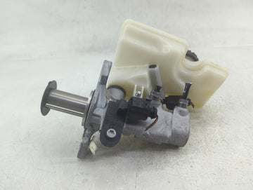 Volkswagen Atlas Brake Master Cylinder - Oemusedautoparts1.com