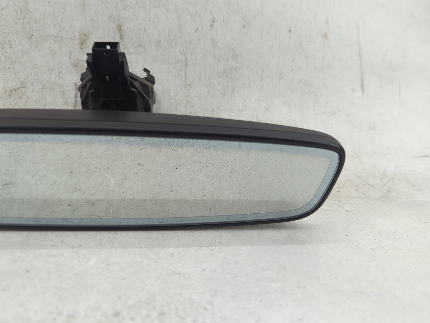 2020-2022 Volkswagen Atlas Interior Rear View Mirror Replacement OEM P/N:E11028191 Fits Fits 2020 2021 2022 OEM Used Auto Pa