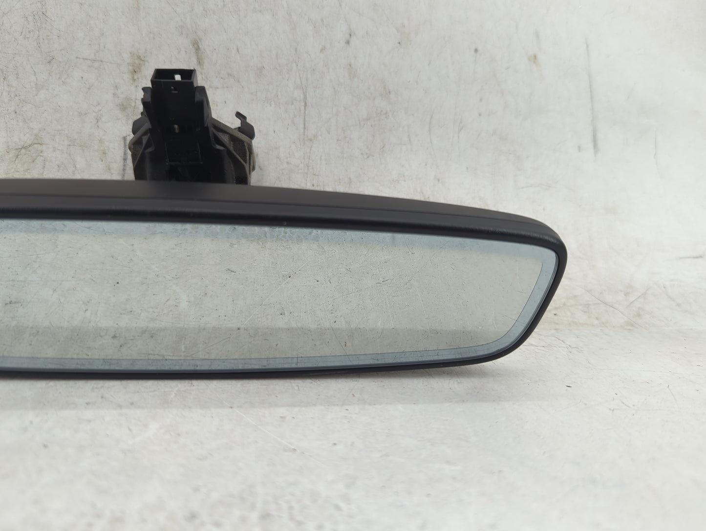 2020-2022 Volkswagen Atlas Interior Rear View Mirror Replacement OEM P/N:E11028191 Fits Fits 2020 2021 2022 OEM Used Auto Pa