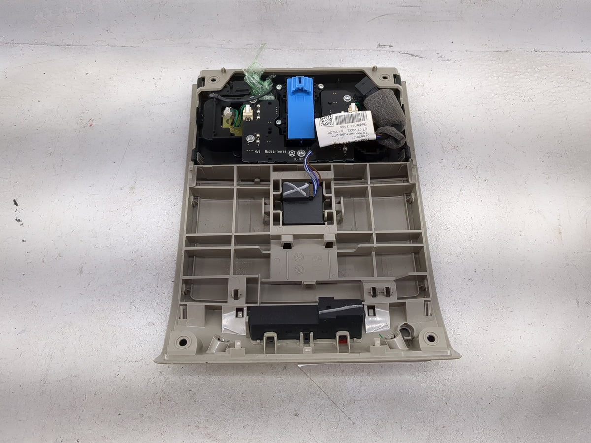 2023 Volkswagen Atlas Overhead Roof Console Tan - Oemusedautoparts1.com