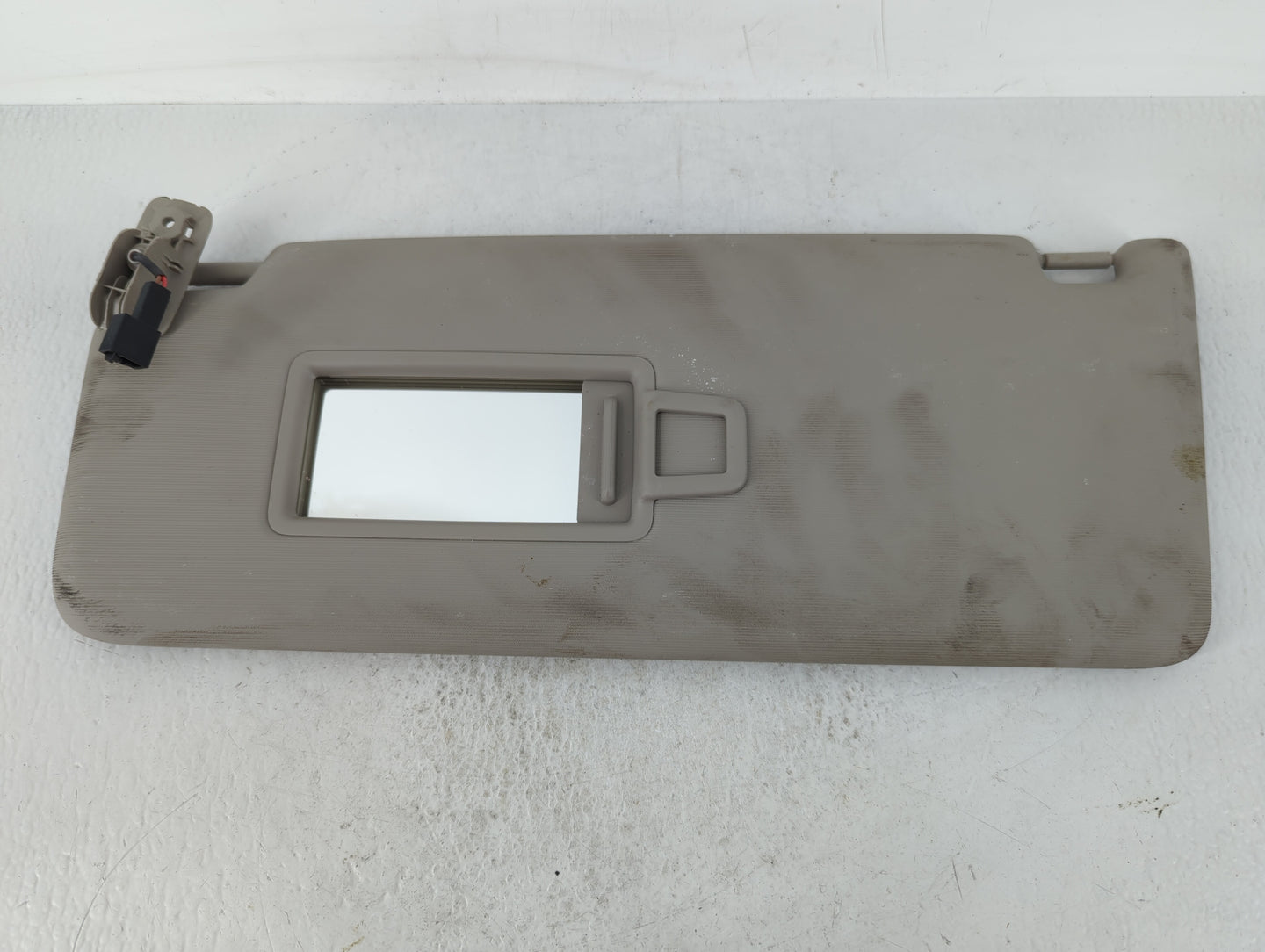2020-2022 Volkswagen Atlas Sun Visor Shade Replacement Driver Left Mirror Fits Fits 2020 2021 2022 OEM Used Auto Parts - Oem