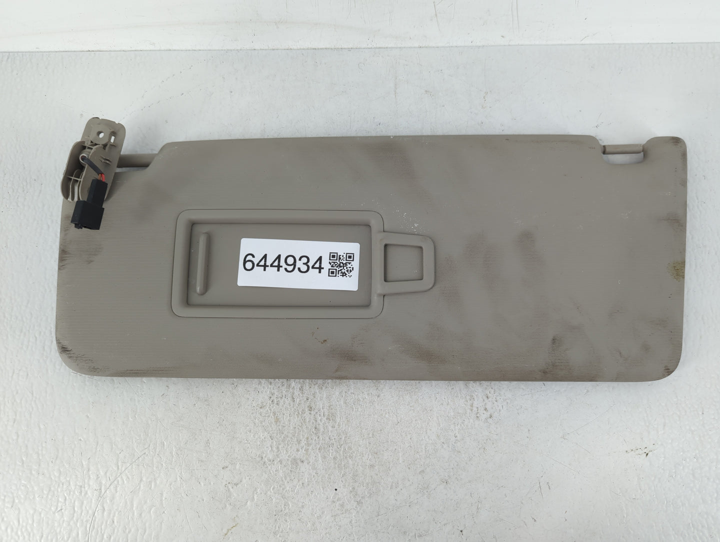 2020-2022 Volkswagen Atlas Sun Visor Shade Replacement Driver Left Mirror Fits Fits 2020 2021 2022 OEM Used Auto Parts - Oem