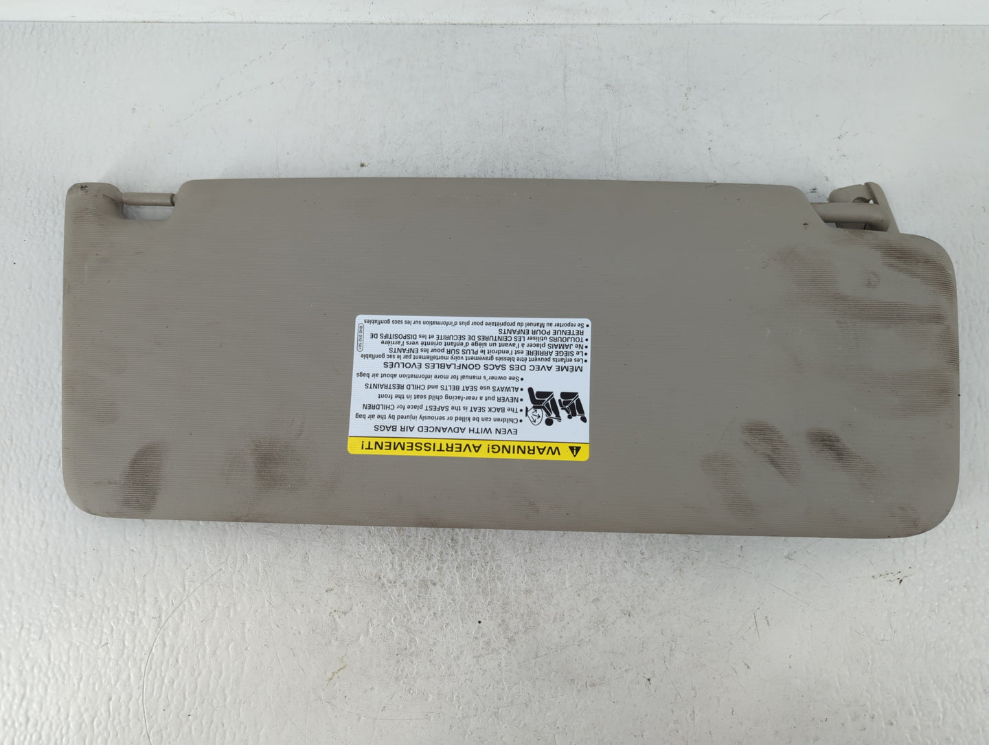 2020-2022 Volkswagen Atlas Sun Visor Shade Replacement Driver Left Mirror Fits Fits 2020 2021 2022 OEM Used Auto Parts - Oem