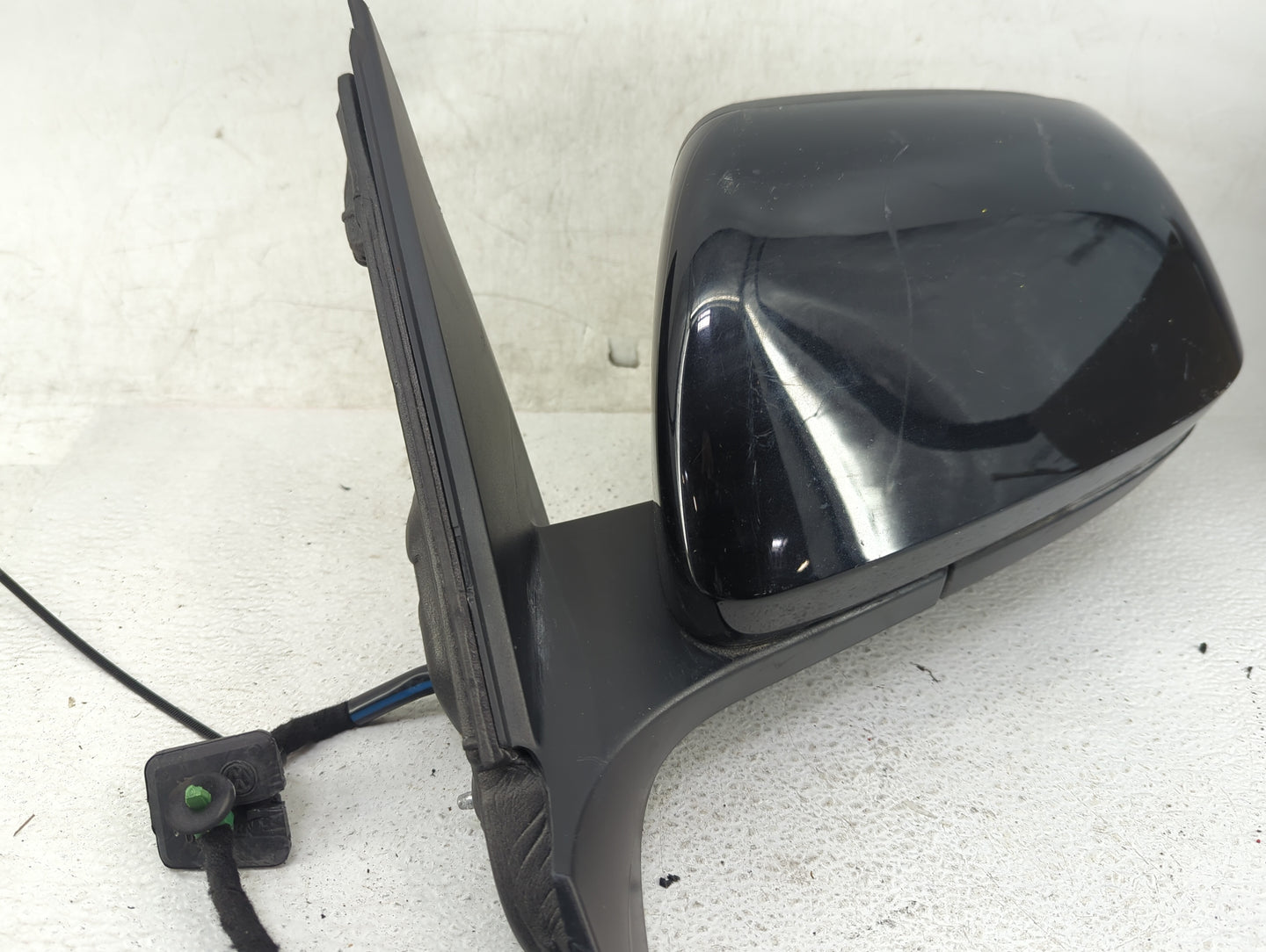 2020-2022 Volkswagen Atlas Cross Sport Driver Side View Mirror - Left Door Mirror OEM Used - Oemusedautoparts1.com