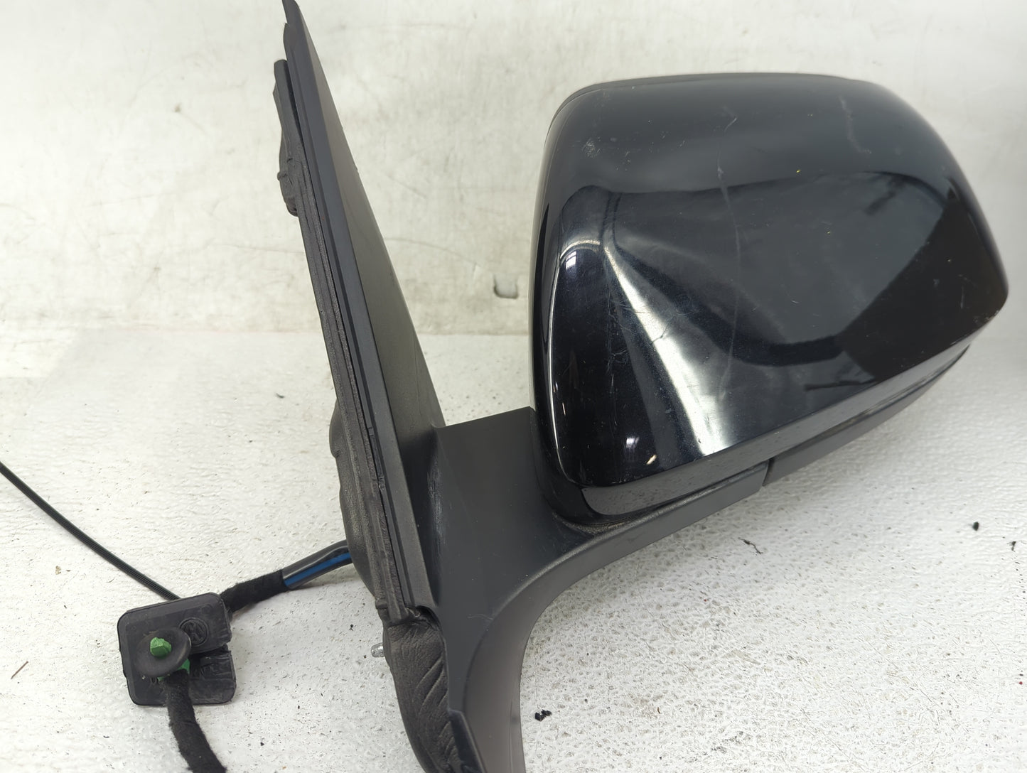 2020-2022 Volkswagen Atlas Cross Sport Driver Side View Mirror - Left Door Mirror OEM Used - Oemusedautoparts1.com
