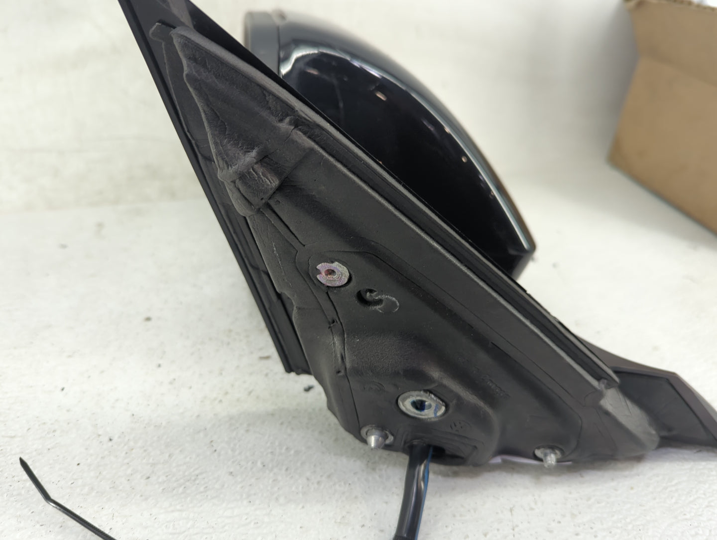 2020-2022 Volkswagen Atlas Cross Sport Driver Side View Mirror - Left Door Mirror OEM Used - Oemusedautoparts1.com